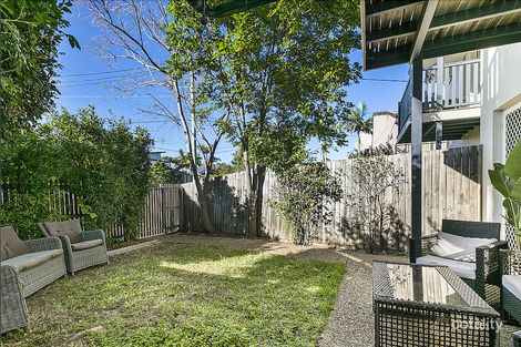 2/28 Barton Rd, Hawthorne, QLD 4171