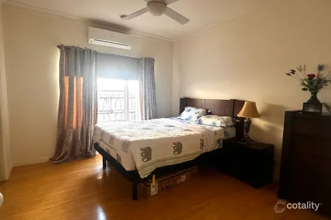 Property photo of 38 Lindsay Crescent Lynbrook VIC 3975