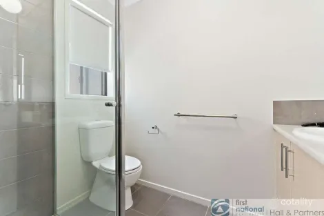 Property photo of 10 Weatherby Avenue Officer VIC 3809