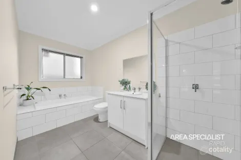 Property photo of 1 Rowan Drive Doveton VIC 3177