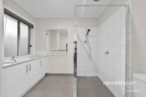 Property photo of 1 Rowan Drive Doveton VIC 3177