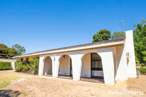 6 Sherwood Ave, Kooringal, NSW 2650