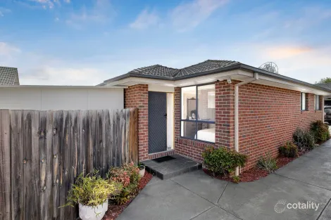 Property photo of 2/39 Manoon Road Clayton South VIC 3169