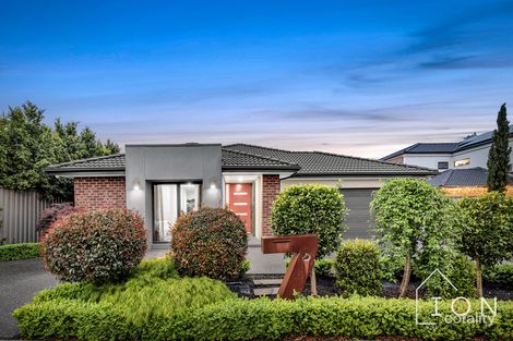 7 Napoleon Cl, Cranbourne East, VIC 3977