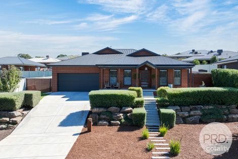 16 Sunvale Cres, Estella, NSW 2650