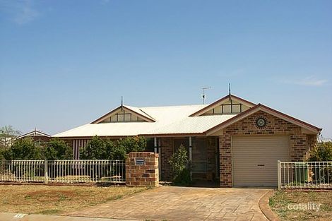 Property photo of 17 Bottlebrush Court Glenvale QLD 4350