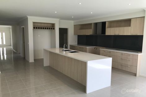 Property photo of 29 Maeve Circuit Clyde North VIC 3978