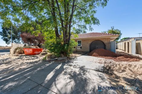 2 Kurrajong Way, Camillo, WA 6111