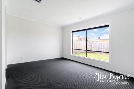 Property photo of 4 Bausch Street Berwick VIC 3806