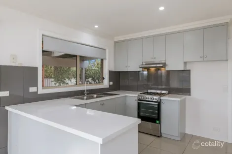 Property photo of 14 Powells Avenue Strathdale VIC 3550
