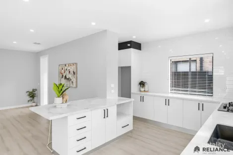 Property photo of 13 Carramar Way Greenvale VIC 3059