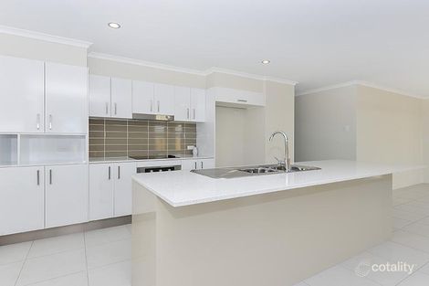 5 Holland St, Landsborough, QLD 4550