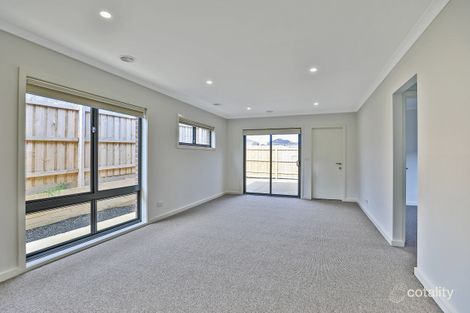 Property photo of 128 Manna Gum Drive Pakenham VIC 3810