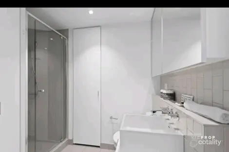 Property photo of 103/263 Franklin Street Melbourne VIC 3000