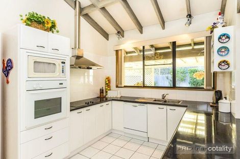 Property photo of 4 Wellham Close Warners Bay NSW 2282