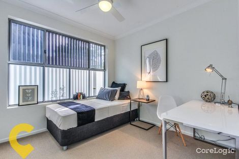 Property photo of 13/96 Dell Road St Lucia QLD 4067