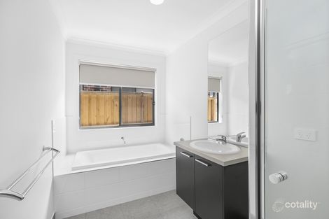 Property photo of 12 Amiable Parade Armstrong Creek VIC 3217