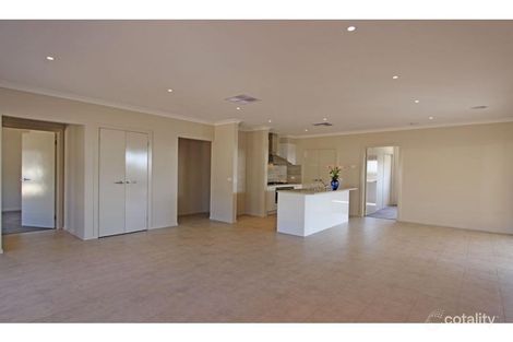Property photo of 6 Harvey Close Eaglehawk VIC 3556
