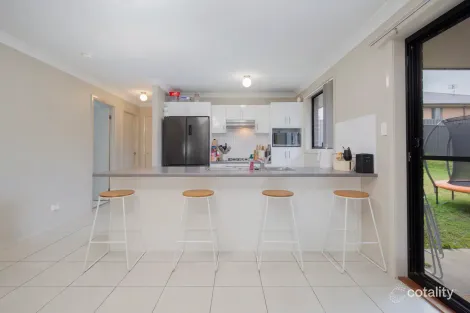 Property photo of 41 Billabong Drive Cameron Park NSW 2285