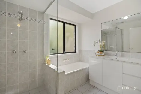 Property photo of 86-88 Kununurra Crescent Shailer Park QLD 4128