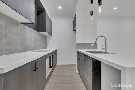 16 Nagar St, Thornhill Park, VIC 3335