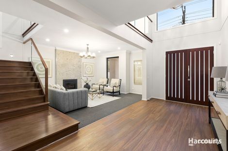 Property photo of 121 View Mount Road Glen Waverley VIC 3150