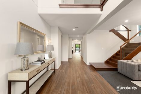 Property photo of 121 View Mount Road Glen Waverley VIC 3150