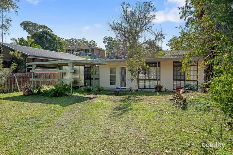 Property photo of 27 Boyd Avenue Lemon Tree Passage NSW 2319