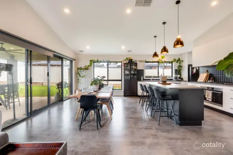 Property photo of 28 Rodeo Drive Thurgoona NSW 2640