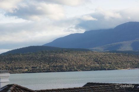 133 Derwent Ave, Lindisfarne, TAS 7015