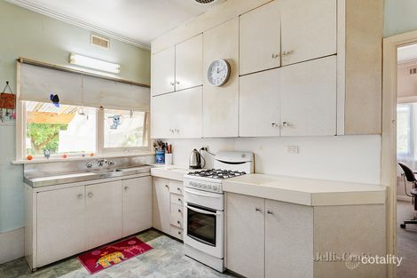 Property photo of 17 Dewrang Crescent Blackburn VIC 3130