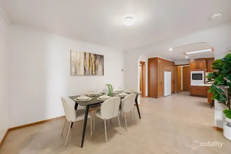 Property photo of 63 Thompson Circuit Mill Park VIC 3082