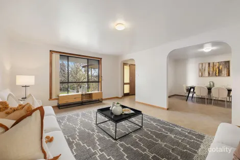 Property photo of 63 Thompson Circuit Mill Park VIC 3082