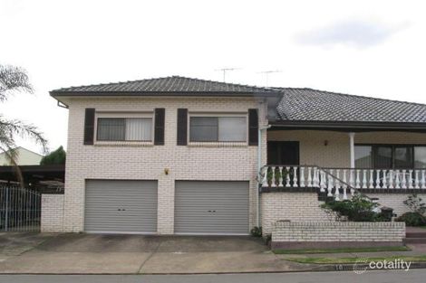 10 Piesley St, Prairiewood, NSW 2176