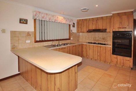 Property photo of 35 Unicorn Way Kings Park VIC 3021