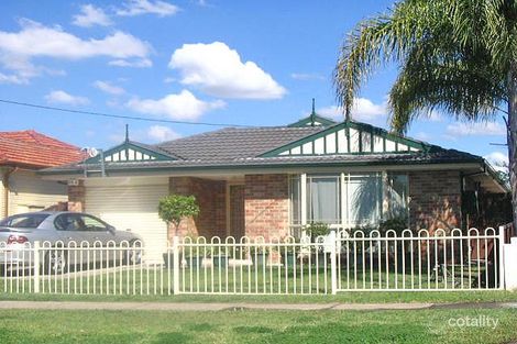 17 Shannon St, Greenacre, NSW 2190