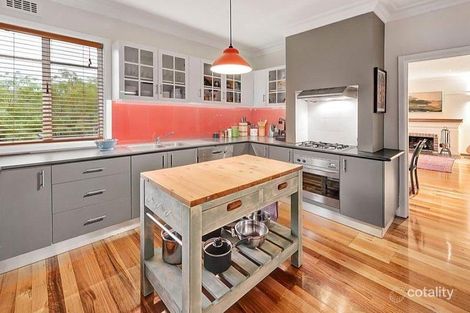 Property photo of 68 Mountain View Parade Rosanna VIC 3084