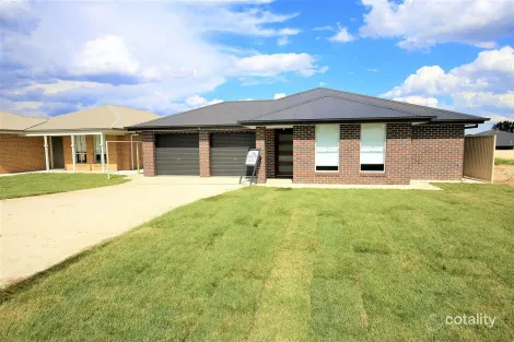 8 Darling St, Eglinton, NSW 2795