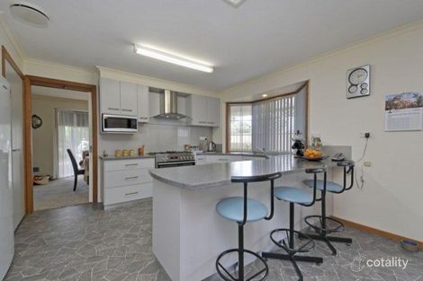 Property photo of 2 Rintoull Court Rosedale VIC 3847
