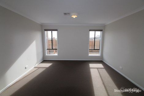 Property photo of 27 Bonhams Circuit Manor Lakes VIC 3024