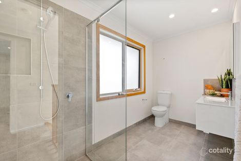 Property photo of 6 Coledale Close Endeavour Hills VIC 3802