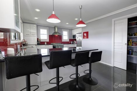 Property photo of 2 Meadows Close Black Head NSW 2430