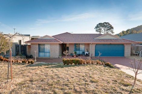 Property photo of 7 Weeroona Place Jerrabomberra NSW 2619