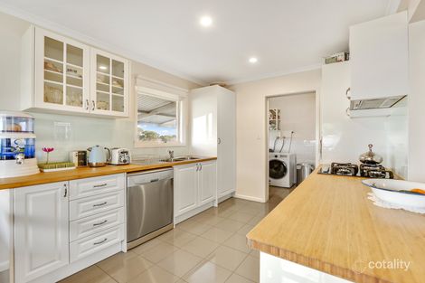 Property photo of 8 Maralinga Avenue Keysborough VIC 3173