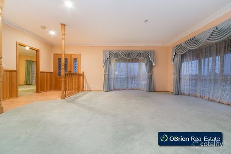 Property photo of 19 Streeton Way Berwick VIC 3806