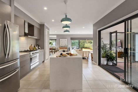 Property photo of 24 Leon Avenue Rosebud VIC 3939