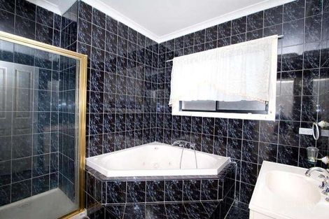 Property photo of 12 Merrivale Place Roxburgh Park VIC 3064