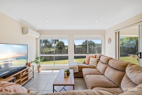 Property photo of 2/3 Cassidy Terrace Mount Kynoch QLD 4350