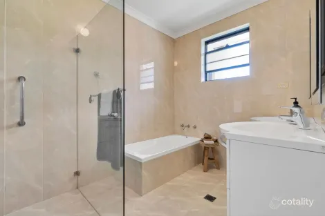 Property photo of 19 Dickson Place Warriewood NSW 2102