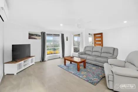 Property photo of 22 Waterview Drive Lammermoor QLD 4703